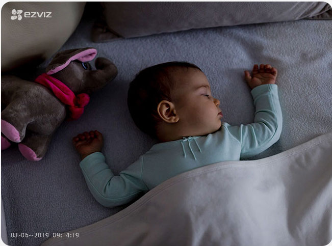 Hình ảnh về CAMERA EZVIZ MINI TRONG NHÀ CS-C1C-D0-1D1WFR (C1C 720P)